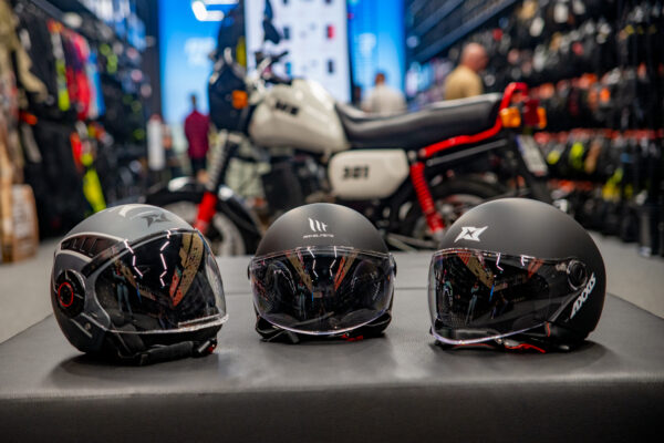 kaski motocyklowe do 300 zł