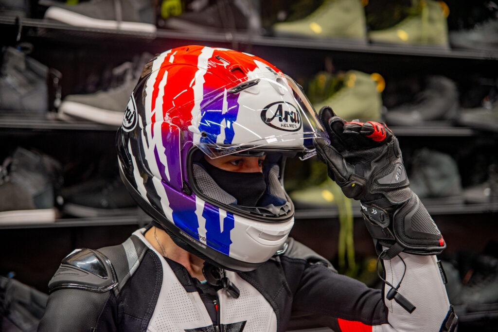 kask na motocykl sportowy