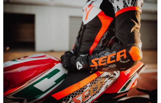 Kombinezon jednoczęściowy SECA SRS ONE FLUO RED czarny czerwony fluo biały