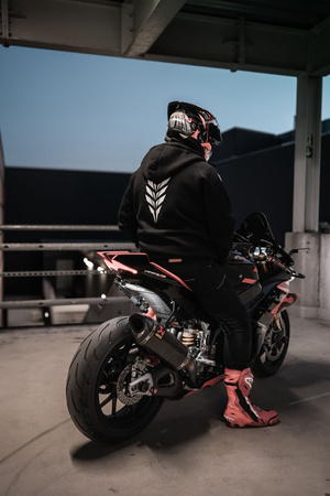 Bluza z motorem REBELRUSH NIGHTGLOW BLUEPRINT czarny