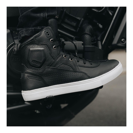 Trampki motocyklowe REBELHORN VANDAL BLACK/WHITE SOLE czarny biały