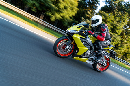 Kurtka skórzana SHIMA STR 2.0 RED czarny czerwony