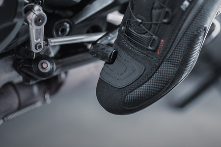 Buty motocyklowe krótkie miejskie Shima Exo Vented czarny-czerwony