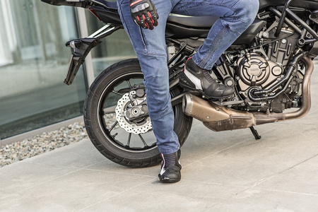 Buty sportowe SHIMA SX-6 WHITE czarny biały czerwony