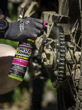 Środek MUC-OFF POWERSPORTS DRIVETRAIN CLEANER 0,5L