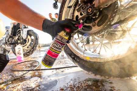 Środek MUC-OFF POWERSPORTS DRIVETRAIN CLEANER 0,5L